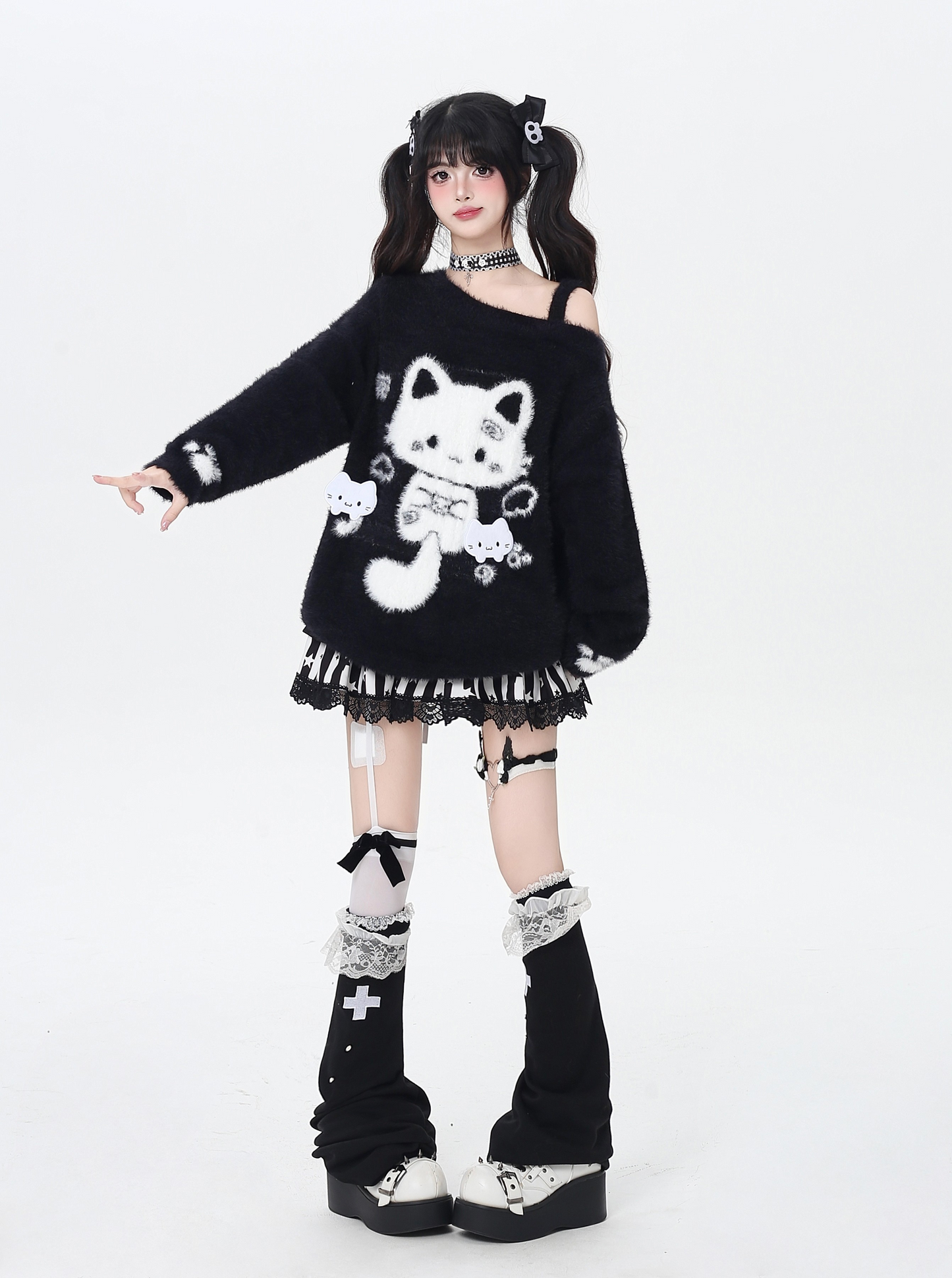 地雷系クロスレース厚底ルーズレッグカバー