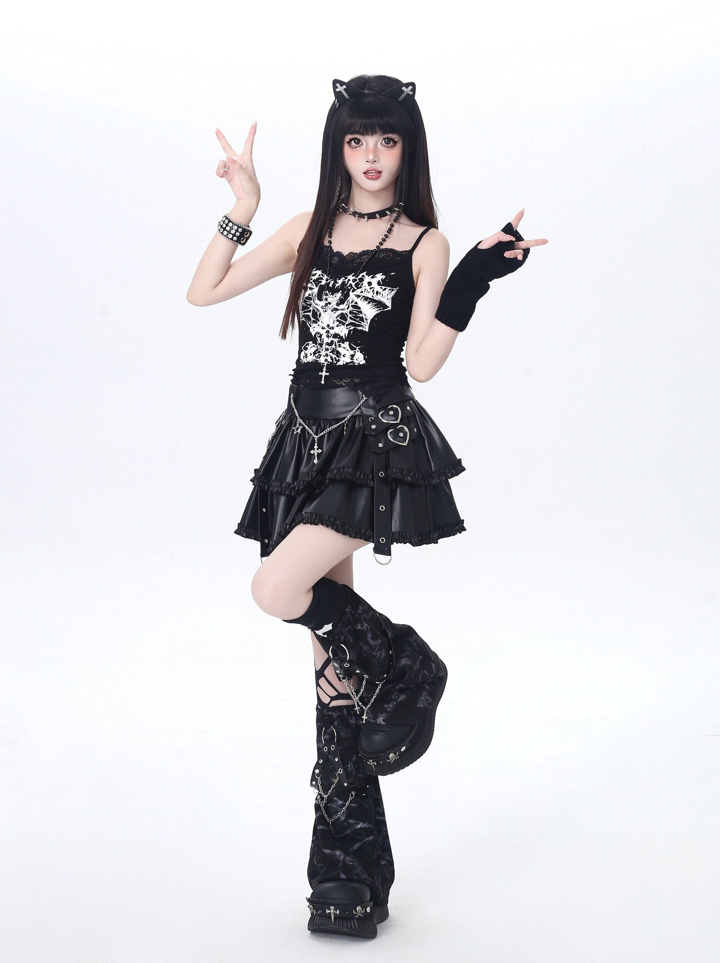 ダーク系ショート丈ロングT