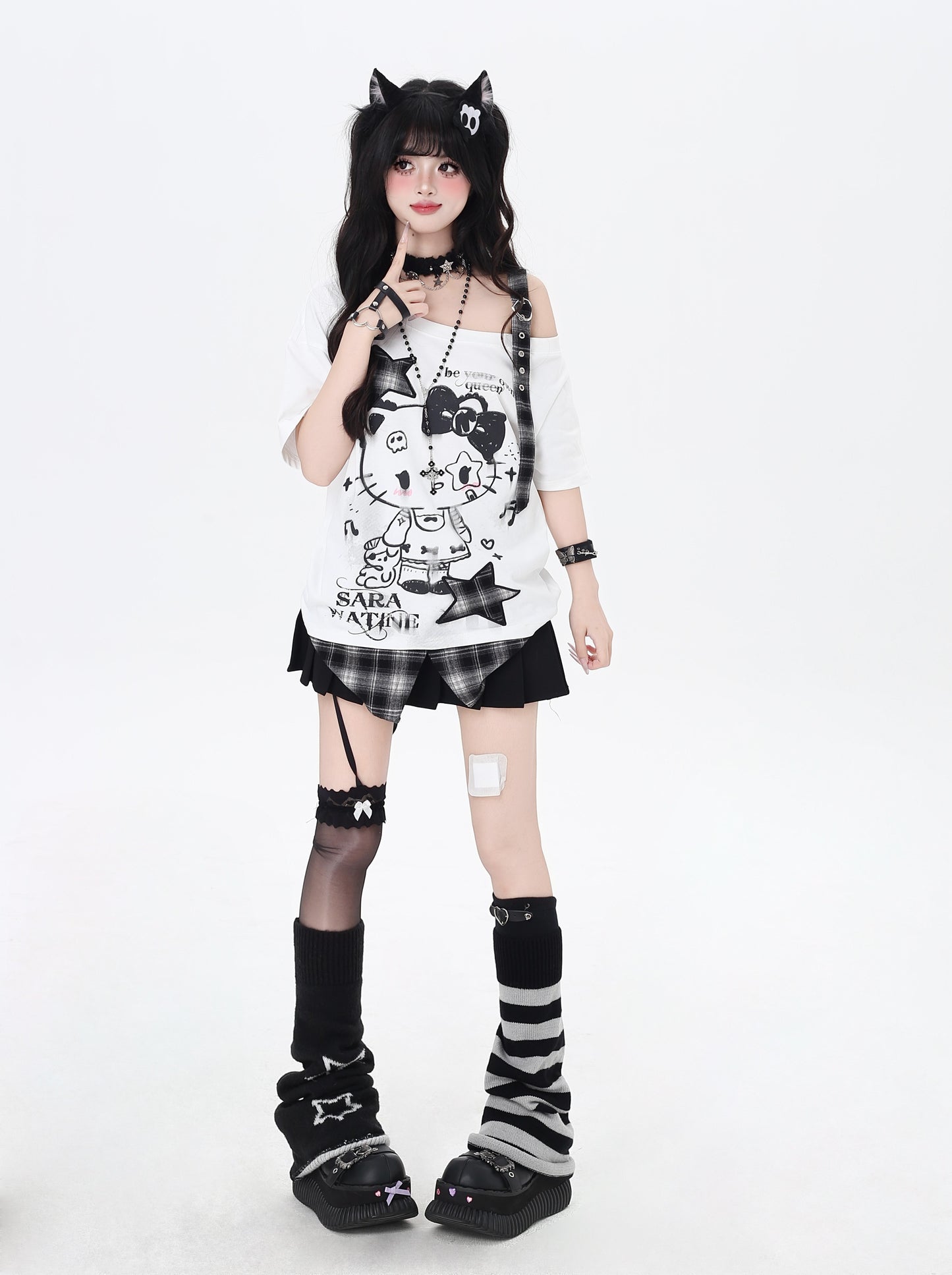 ネコ柄×チェック肩あきTシャツ