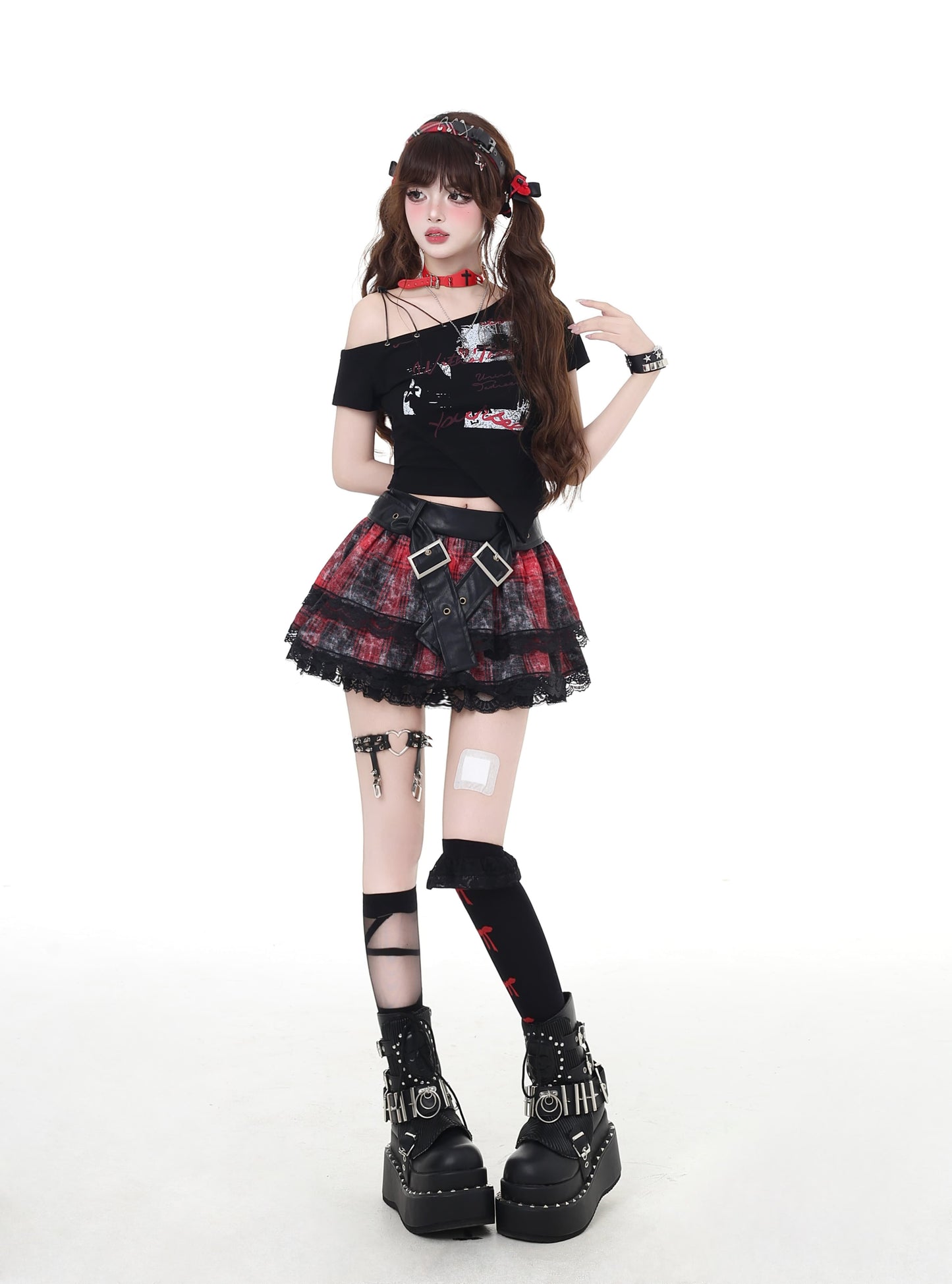 不規則カット×Y2Kストリート｜タイトなアシメショートTシャツ
