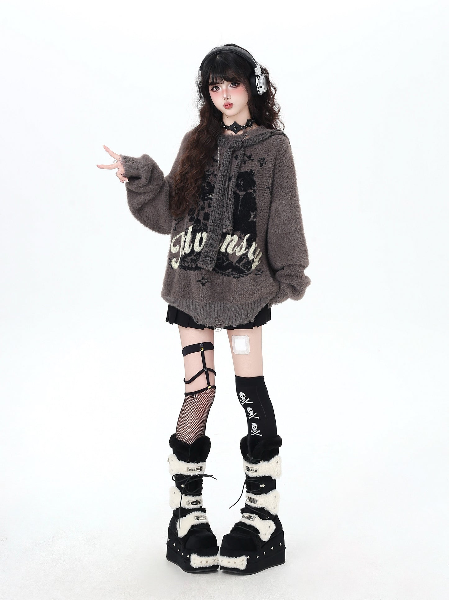 フード付きレターニット｜ゆるヴィンテージムードのふわもこセーター