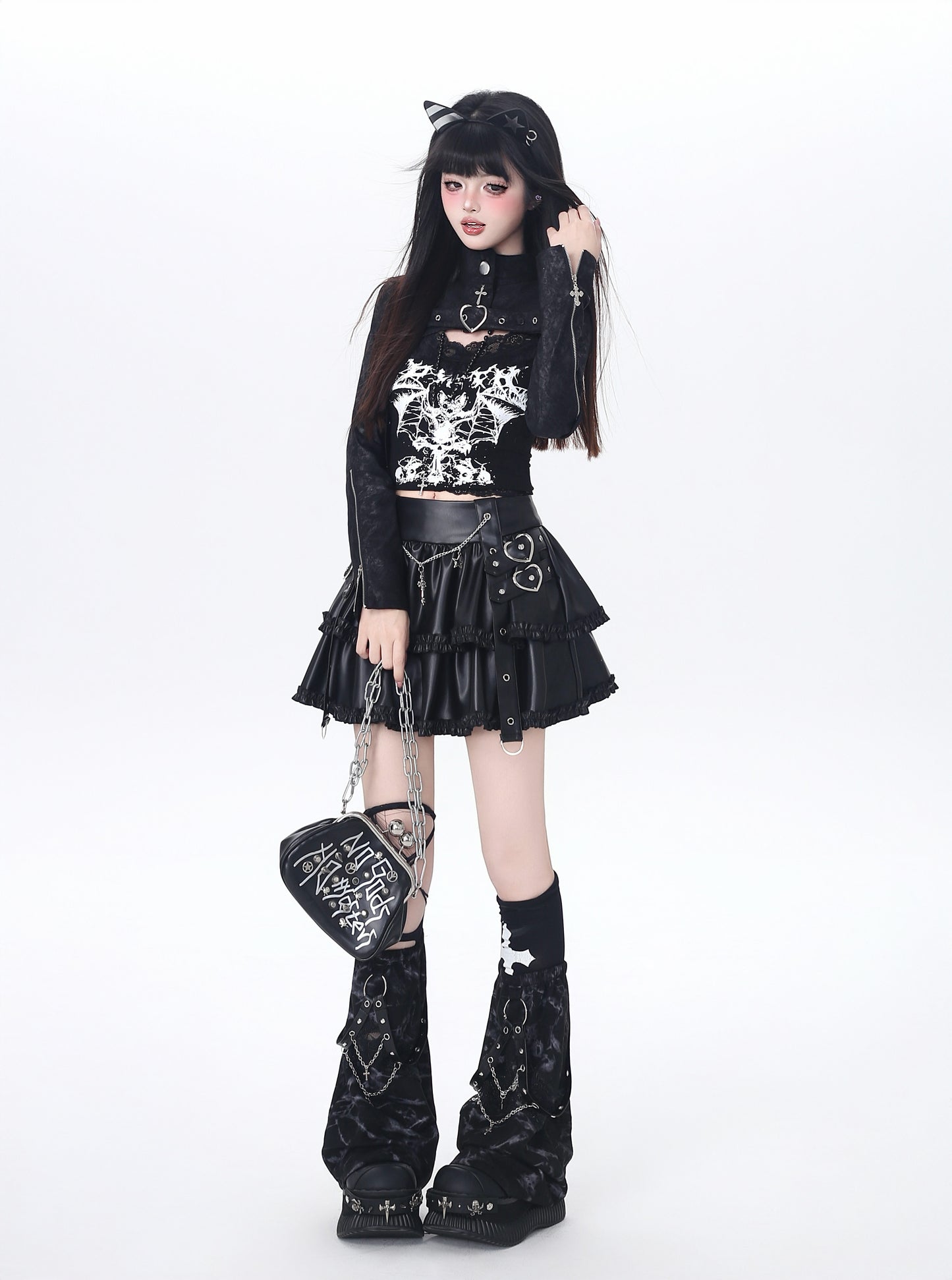 ダーク系ショート丈ロングT