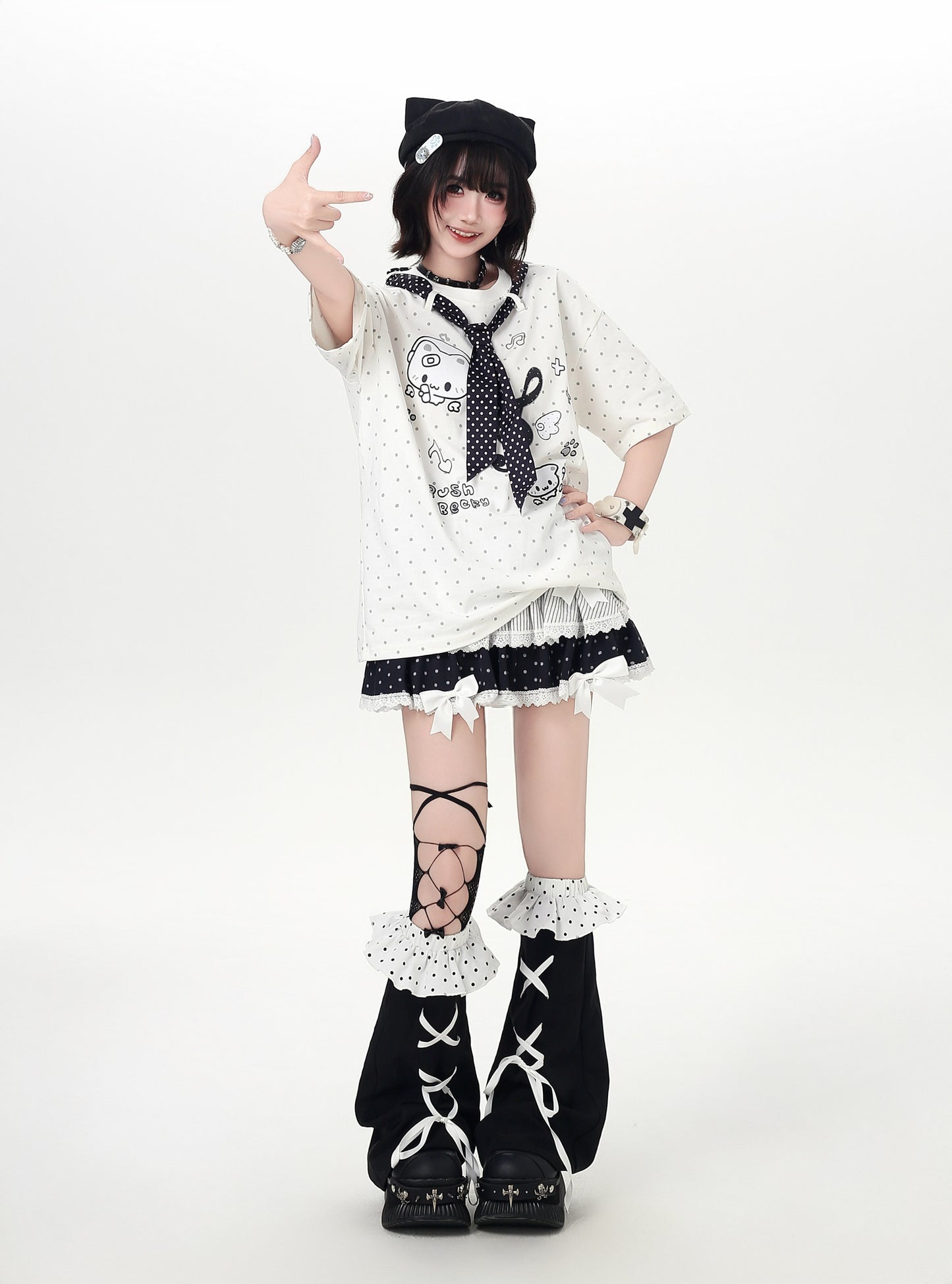 ネコドットタイ付きTシャツ