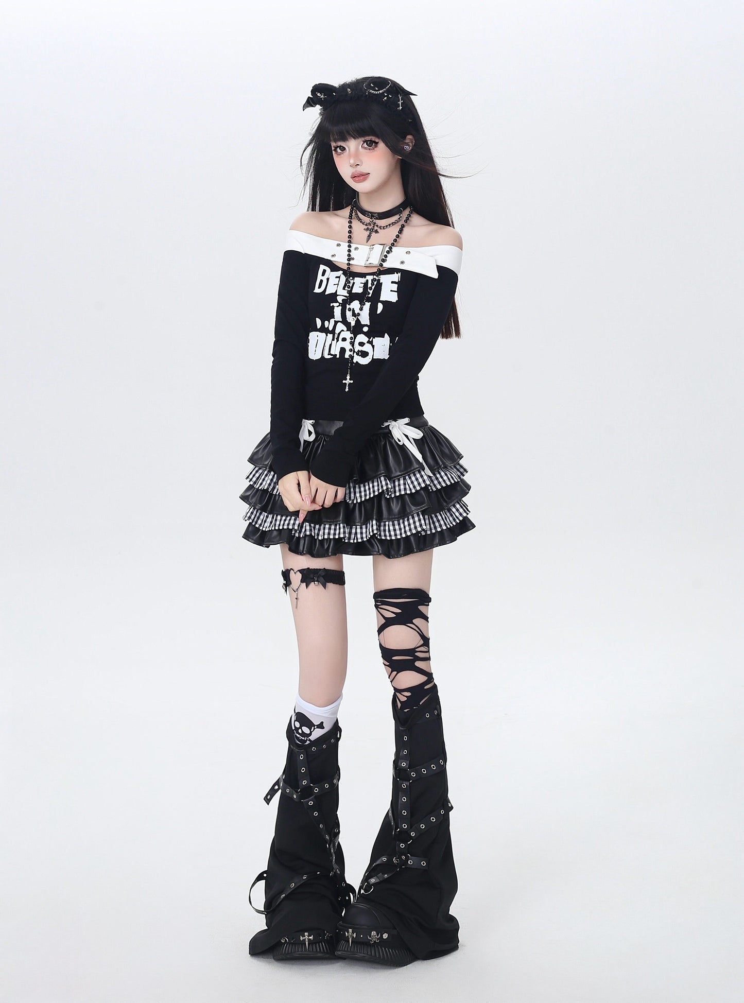 オフショルロゴショート丈トップス