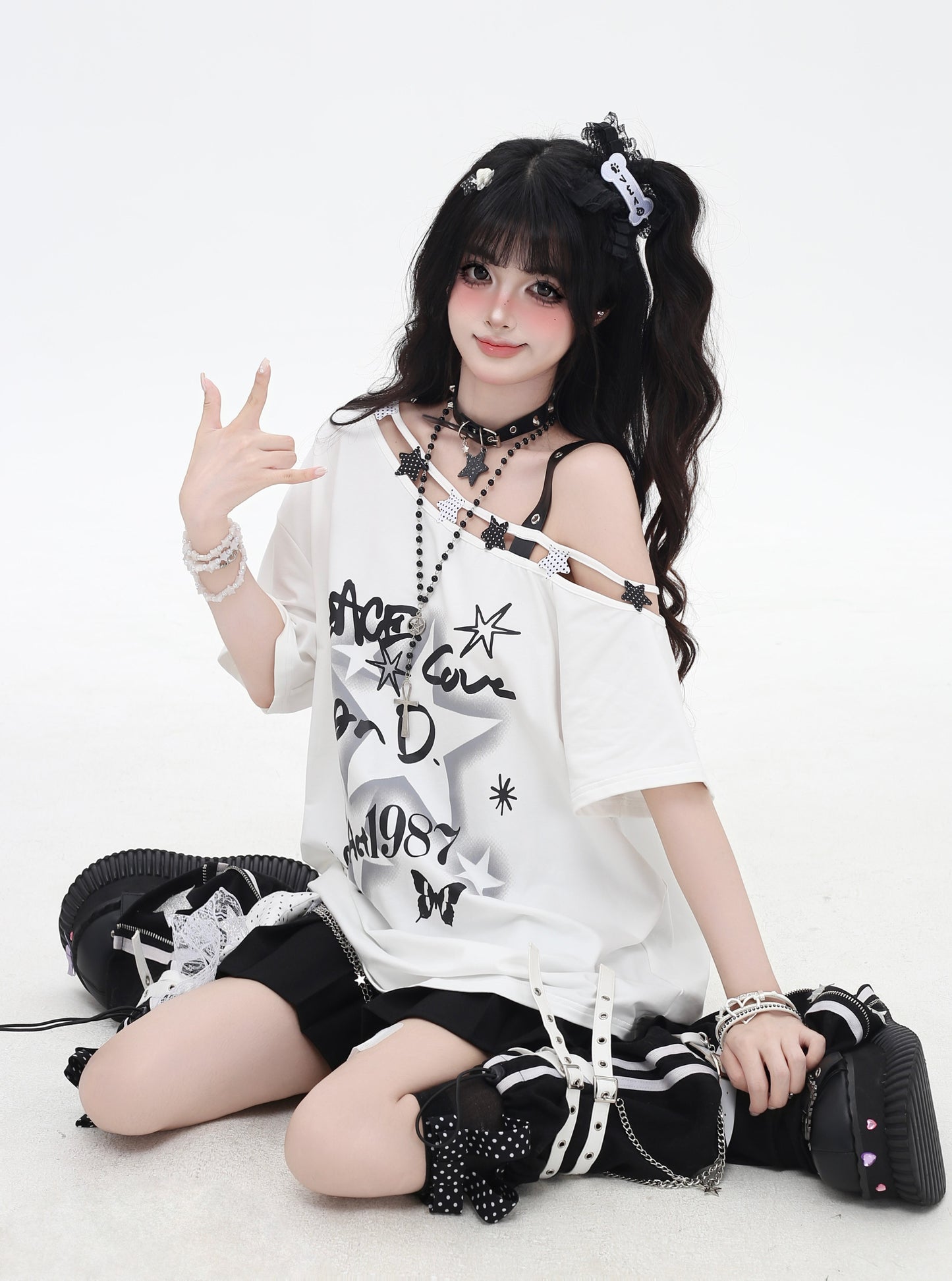 白黒ドット×肩あきゆるT