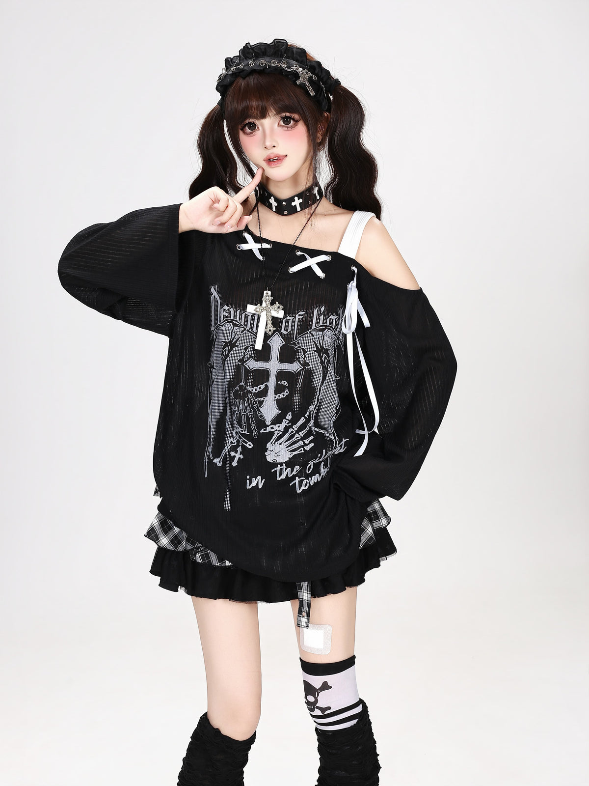 クロスグラフィックレースアップオフショルロンT