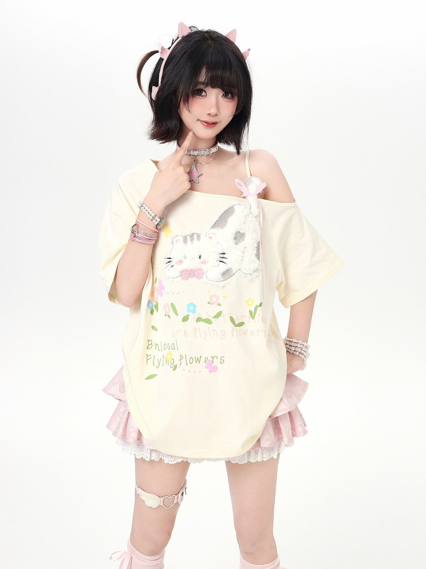 ネコモチーフオフショルレイヤードT