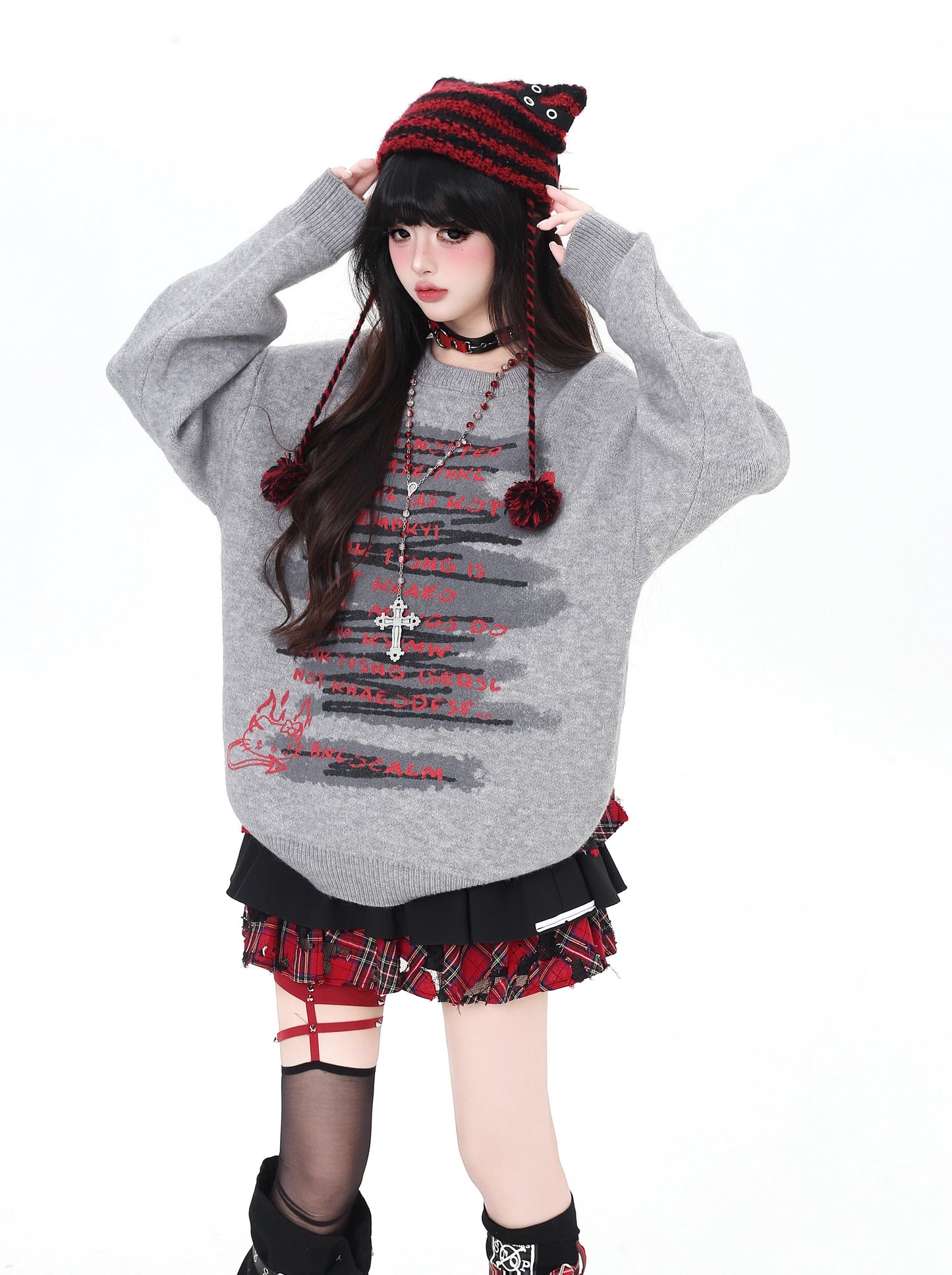 ゴシック猫ニット｜黒×グレーのゆる甘クールコーデ