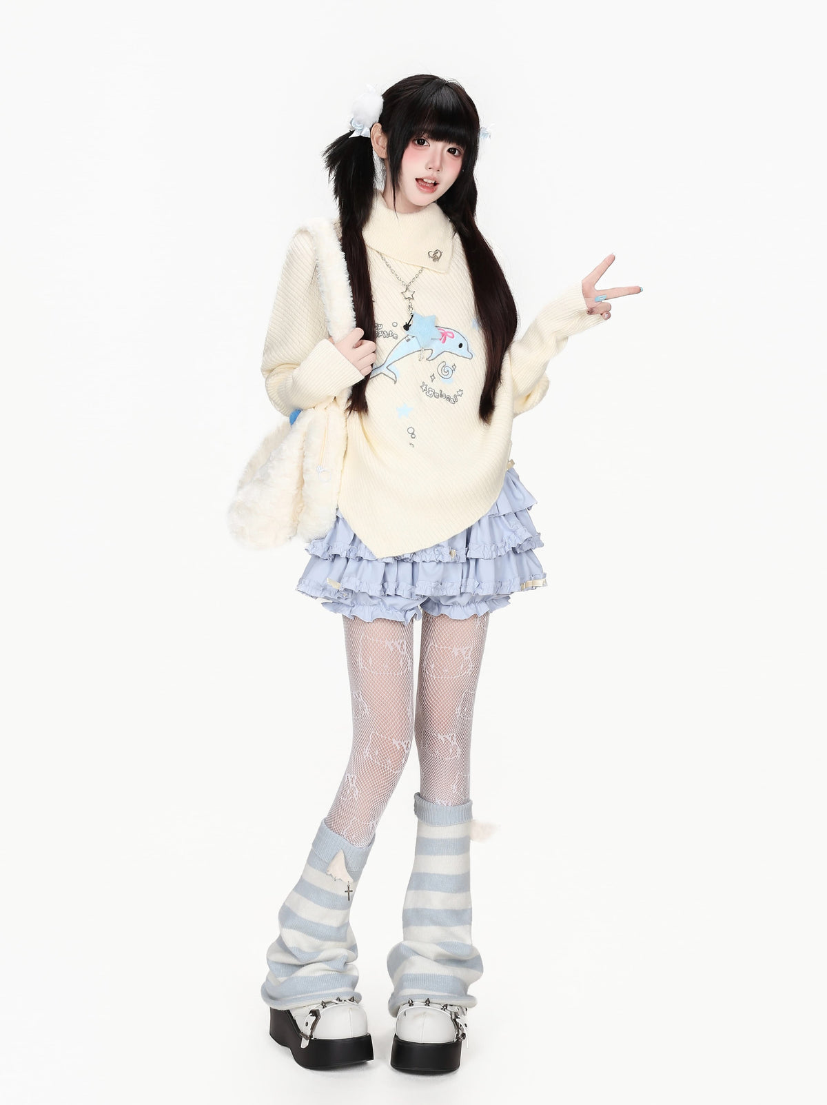 イルカ柄ハイネックポンチョニット